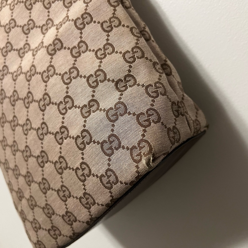Authentic Small Gucci Tote - Picture 8 of 14
